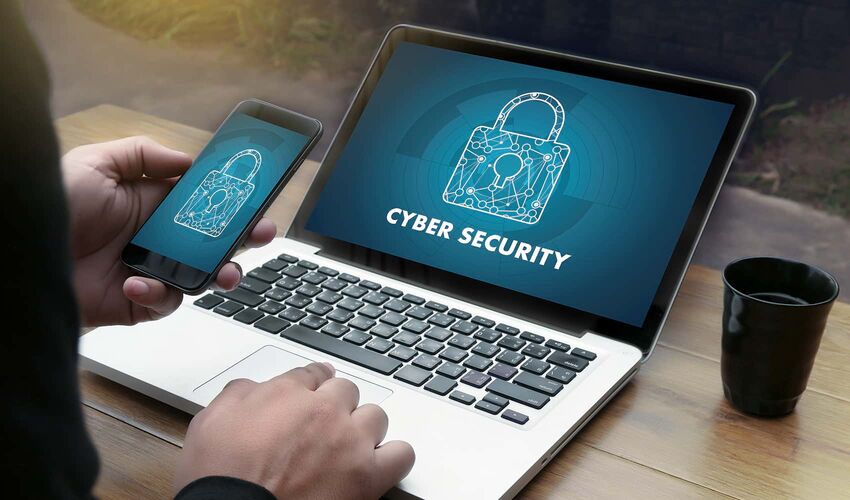 Cyber sécurité - ordinateur et téléphone